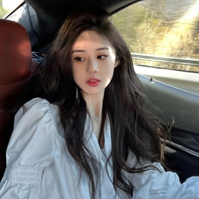 俏皮女学生